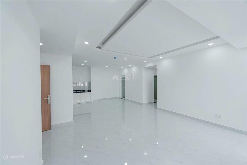 Chính chủ cần bán căn hộ conic boulevard, dt 84m2, 2pn, 2wc, tầng 12 giá 2,850 tỷ.  0787 452 ***