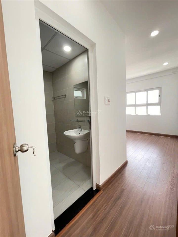 Chính chủ cần bán căn hộ conic boulevard, dt 84m2, 2pn, 2wc, tầng 12 giá 2,850 tỷ.  0787 452 ***