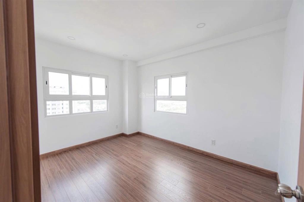 Chính chủ cần bán căn hộ conic boulevard, dt 84m2, 2pn, 2wc, tầng 12 giá 2,850 tỷ.  0787 452 ***