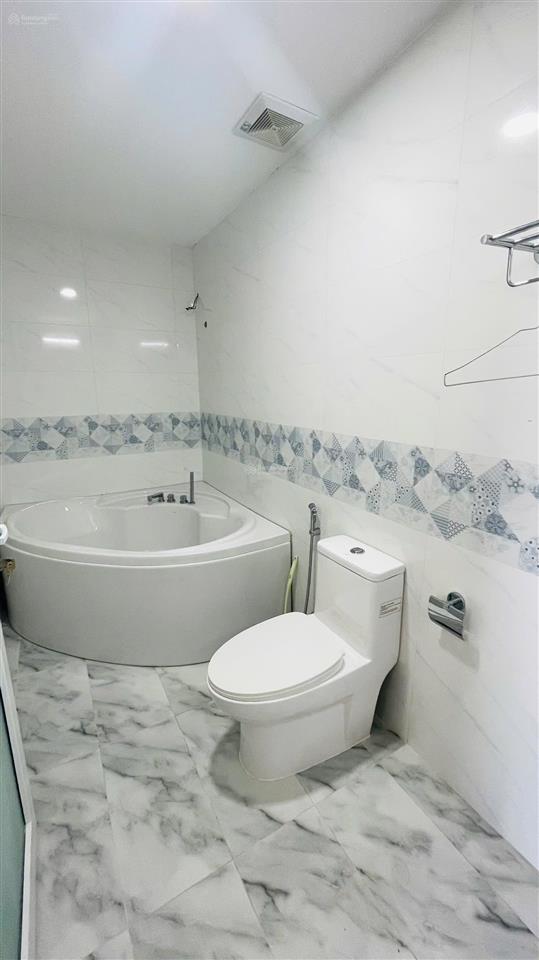 Cần bán ch penthouse sân vườn conic riverside p7, q8. dt 130m2 3pn, 2wc, sh 5,5 tỷ,  0787 452 ***