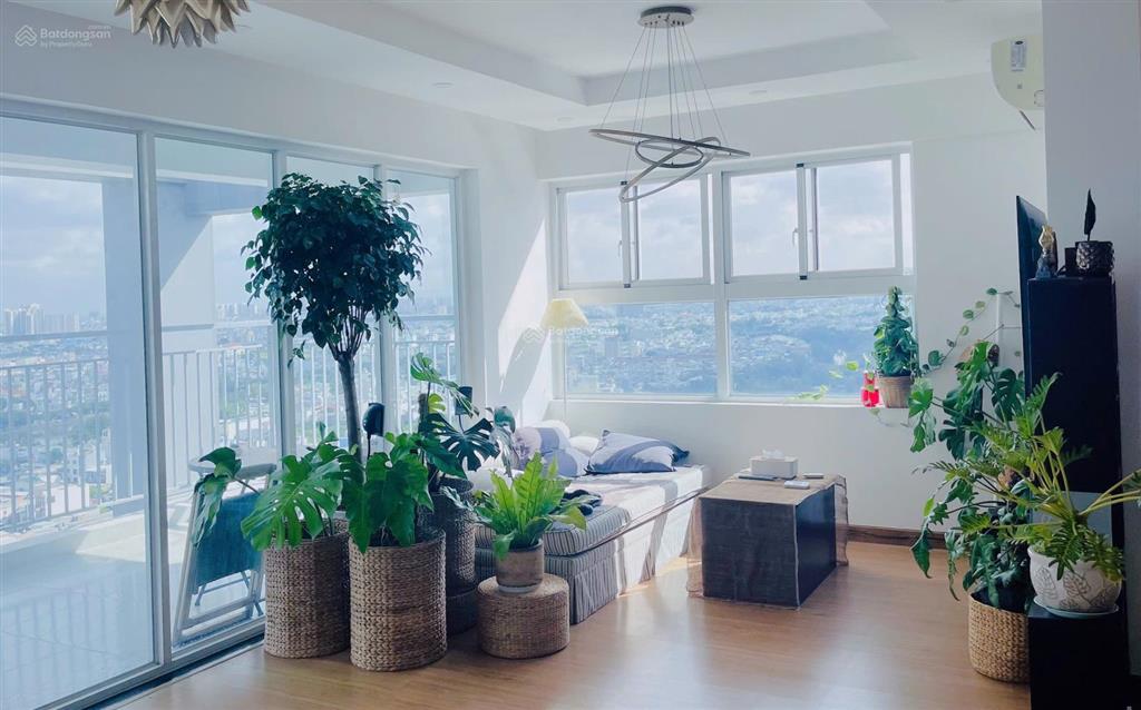 Cần bán ch penthouse sân vườn conic riverside p7, q8. dt 130m2 3pn, 2wc, sh 5,5 tỷ,  0787 452 ***