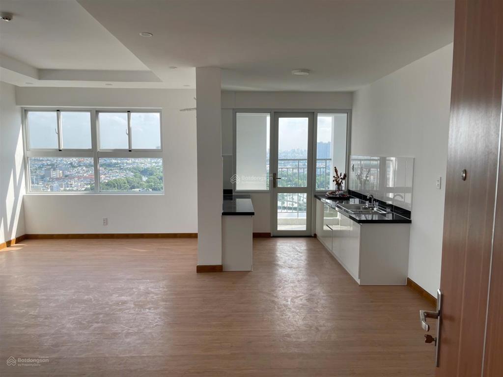 Cần bán ch penthouse sân vườn conic riverside p7, q8. dt 130m2 3pn, 2wc, sh 5,5 tỷ,  0787 452 ***
