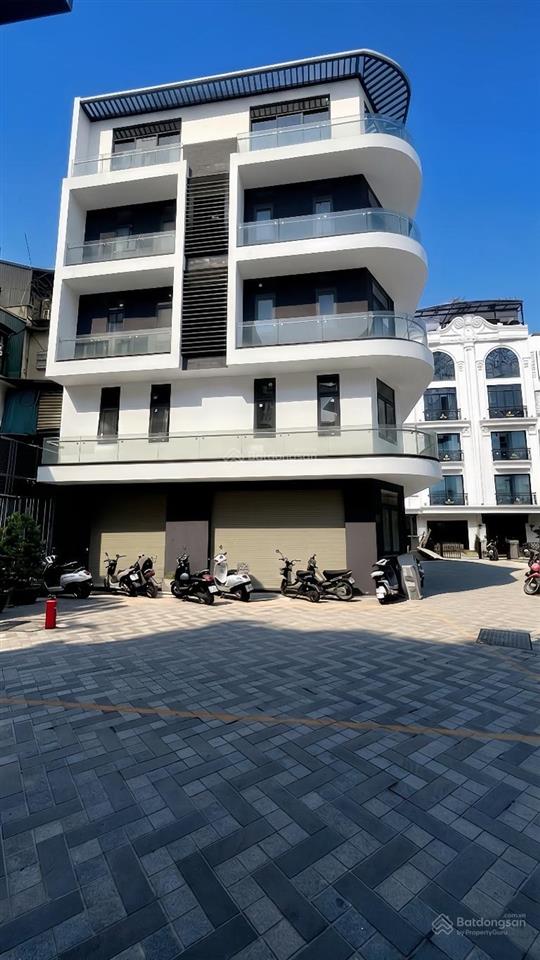 Bán căn góc 3 mặt thoáng, mặt tiền 10m. để được 5 ô tô trước nhà