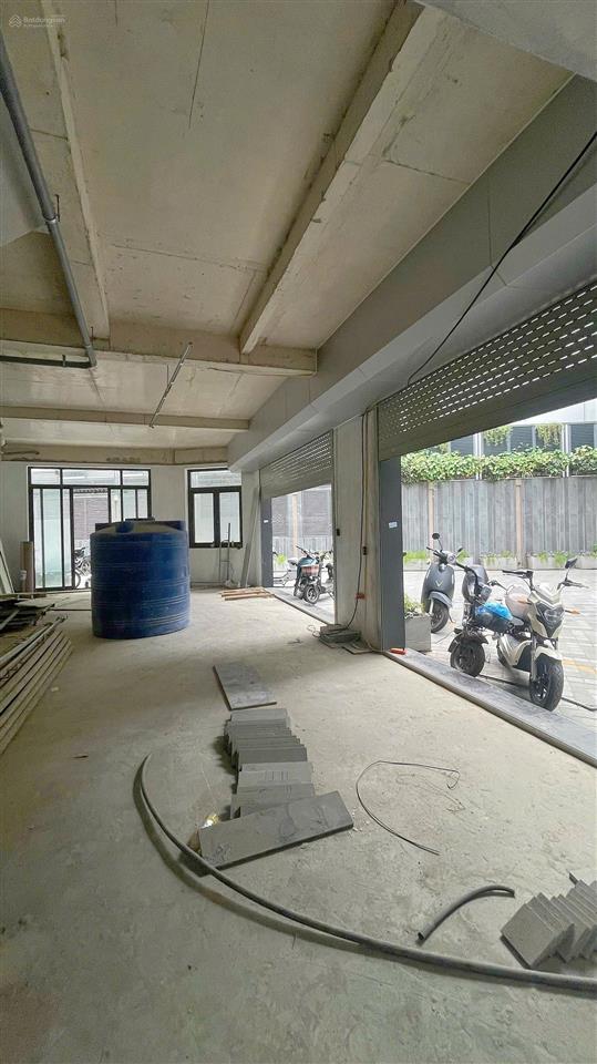 Bán căn góc 3 mặt thoáng, mặt tiền 10m. để được 5 ô tô trước nhà