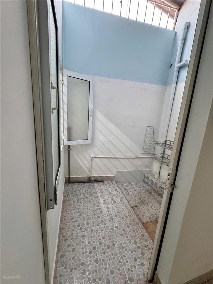 Bán gấp nhà riêng 100m2, 3pn, 2vs, sân trước sân sau, giá chỉ 2,499 tỷ