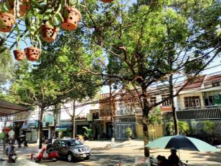 Bán nhà mặt phố trung tâm pleiku  cách quảng trường vài bước chân