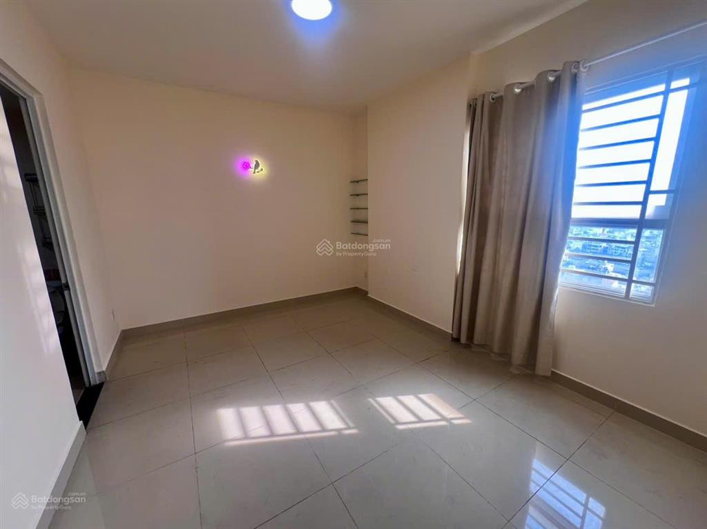 Bán chung cư saigonland, tầng cao dt 89m2 3pn có ban công