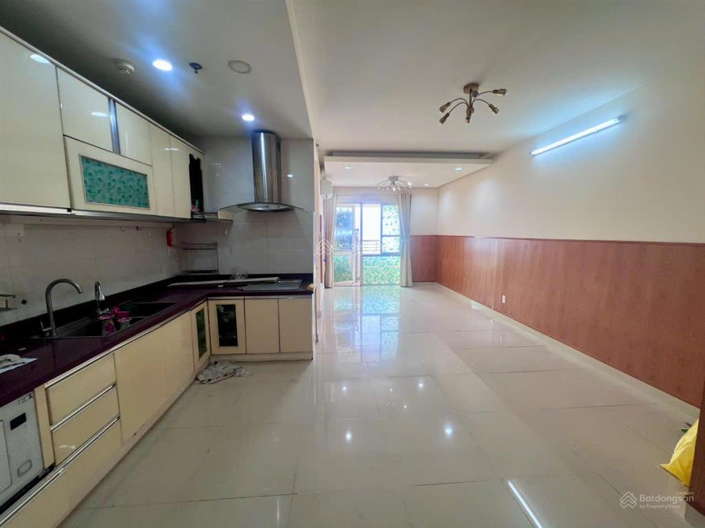 Bán chung cư saigonland, tầng cao dt 89m2 3pn có ban công