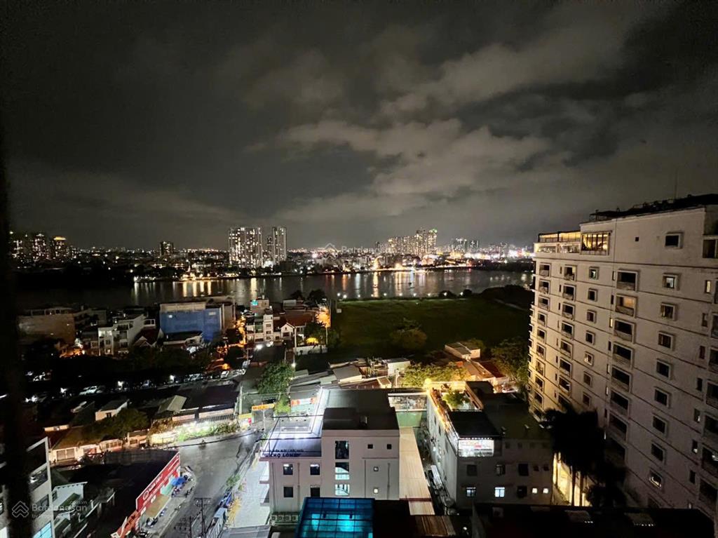 Bán chung cư thế kỷ 21, dt 75m² 2pn, ban công view sông cực đẹp