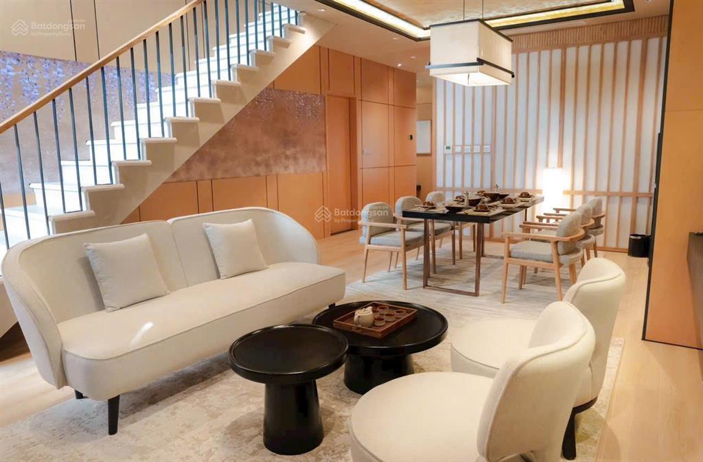 Chính chủ  cắt lỗ 13 tỷ  căn biệt thự 4 ngủ  đầy đủ nội thất  200m2  cho thuê lại 60tr/tháng