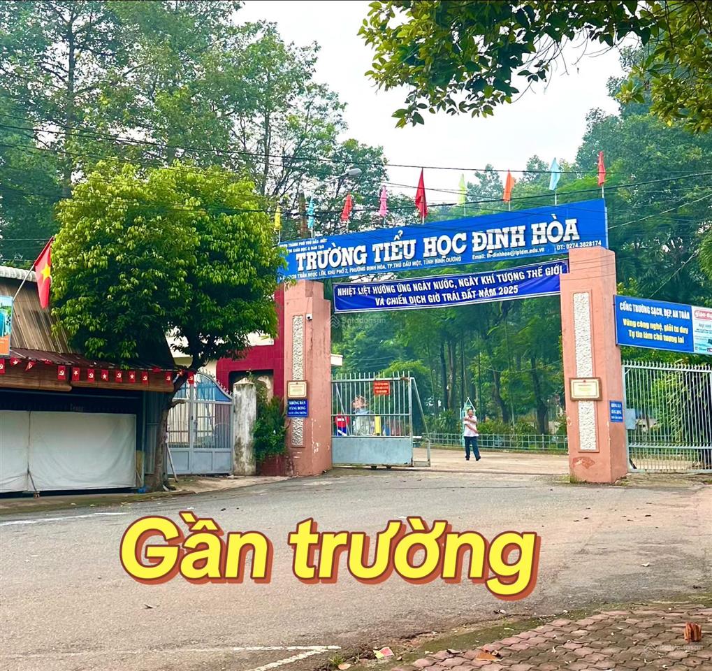 Góc gần trung tâm thành phố mới bình dương ngay sân golf có nhà đường trần ngọc lên gần trường