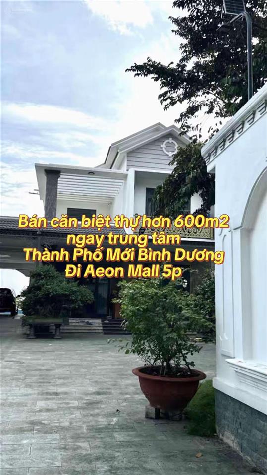 Nổi bật biệt thự trung tâm thành phố mới bình dương đi aeon mall, ga metro 5p, có hồ bơi, shop,..