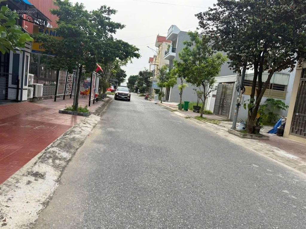 Bán lô tuyến gò gai tuyến 1 vị trí đắc địa nhất, dt 100m2 ngang 5m. em đức 0383 196 *** (zalo)