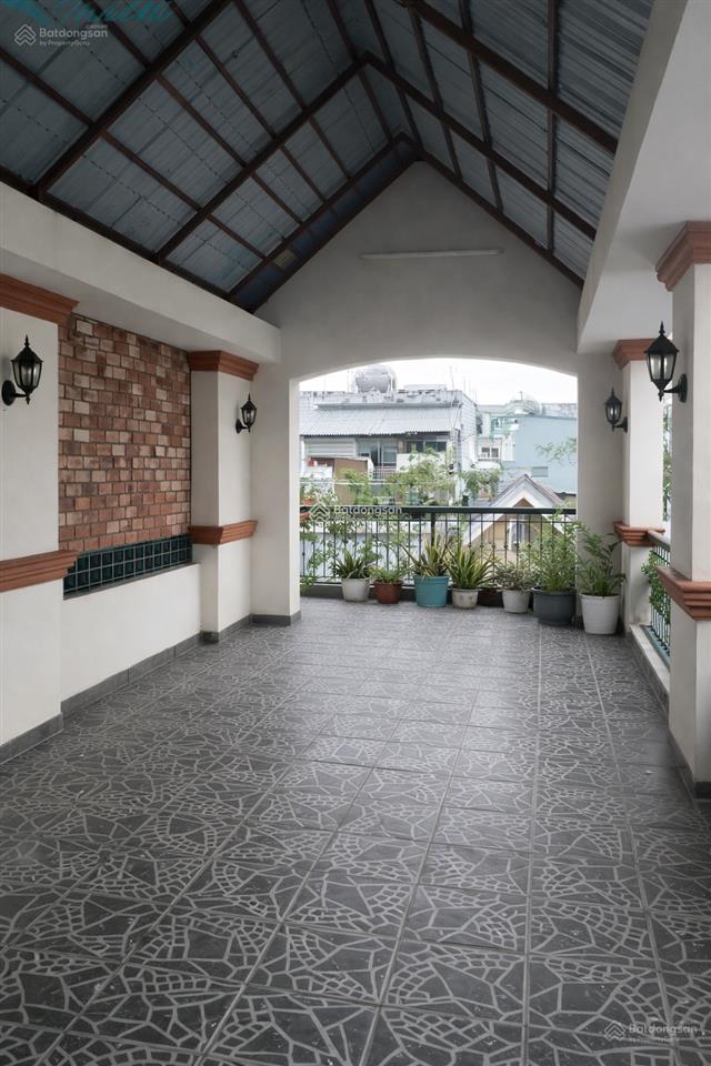 Bán nhà lê thị riêng phường bến thành quận 1 ( 4.2x24m, 2 lầu) giá 28.5 tỷ