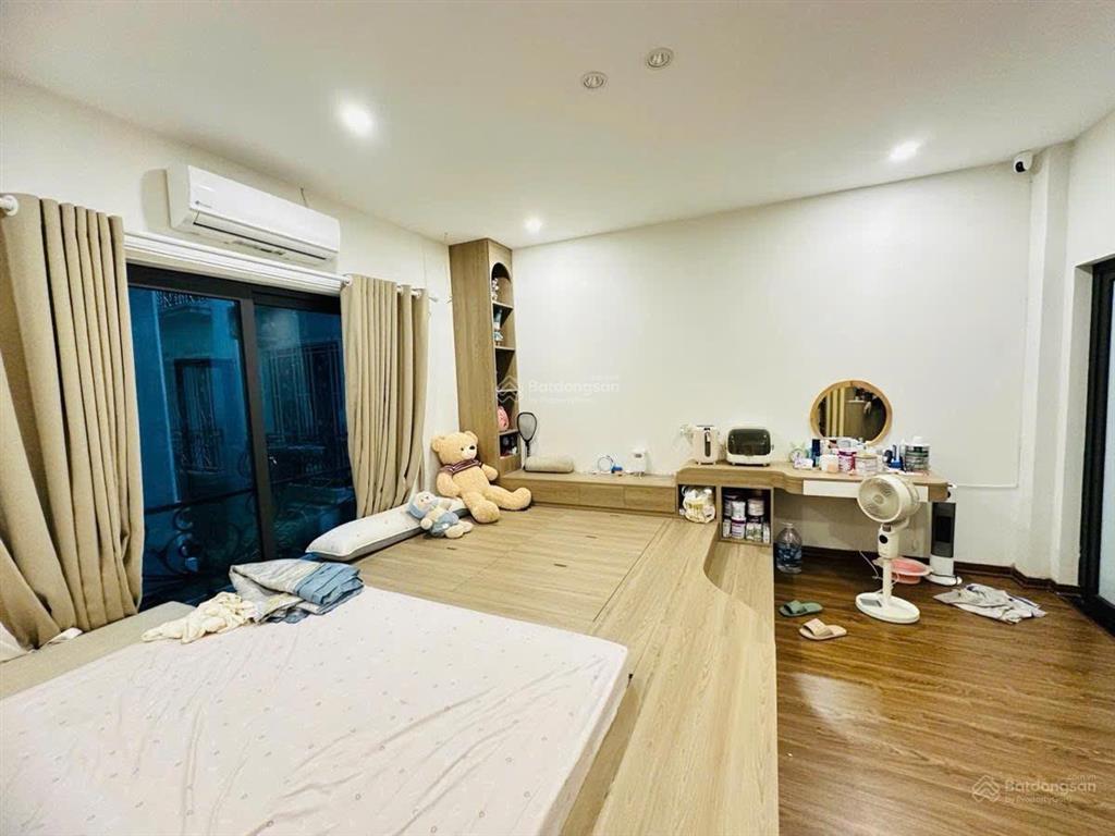 Bán nhà giải phóng 60m 5 tầng ngõ 3 ô tô tránh 7pn kinh doanh/cho thuê 15 tỷ 0977 435 ***.