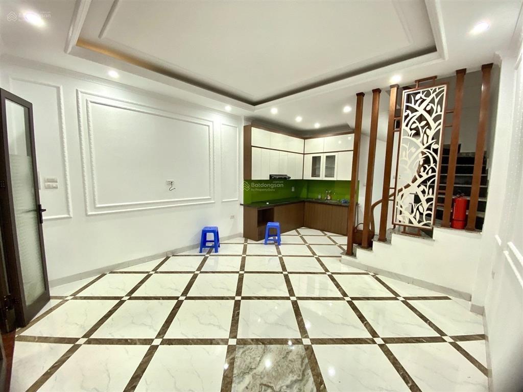 Nhà đẹp  ngọc hồi  cách 10m ô tô tránh  34m2  5 tầng  3 phòng ngủ  5 tỷ  0977 435 ***
