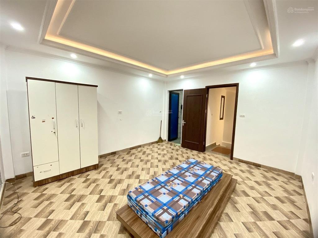 Nhà đẹp  ngọc hồi  cách 10m ô tô tránh  34m2  5 tầng  3 phòng ngủ  5 tỷ  0977 435 ***
