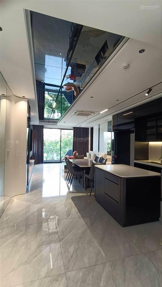 Bán nhà 65m2 x 6 tầng view trực diện hồ linh đàm ô tô tránh thang máy 20 tỷ 0977 435 ***