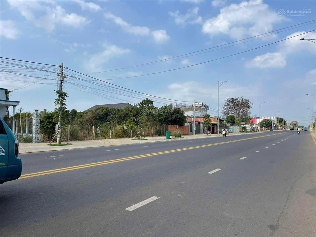 Cần bán lô góc 2 mặt tiền đường cmt8 và hồ trí tân. phường long toàn, tp  bà rịa