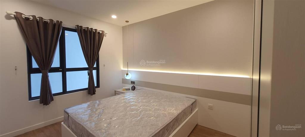 Cho thuê căn hộ 2pn chỉ view hồ tây tại kosmo tây hồ  161 xuân la ( 0349 511 ***)