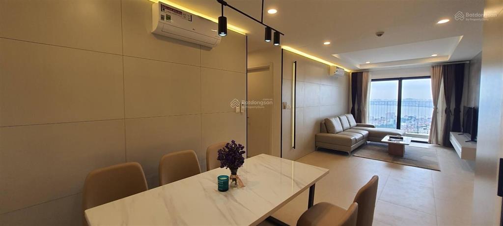 Cho thuê căn hộ 2pn chỉ view hồ tây tại kosmo tây hồ  161 xuân la ( 0349 511 ***)