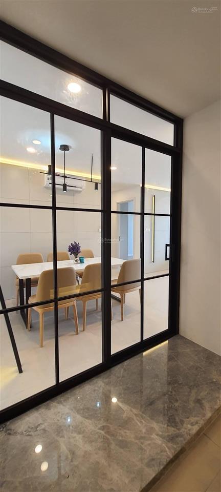 Cho thuê căn hộ 2pn chỉ view hồ tây tại kosmo tây hồ  161 xuân la ( 0349 511 ***)