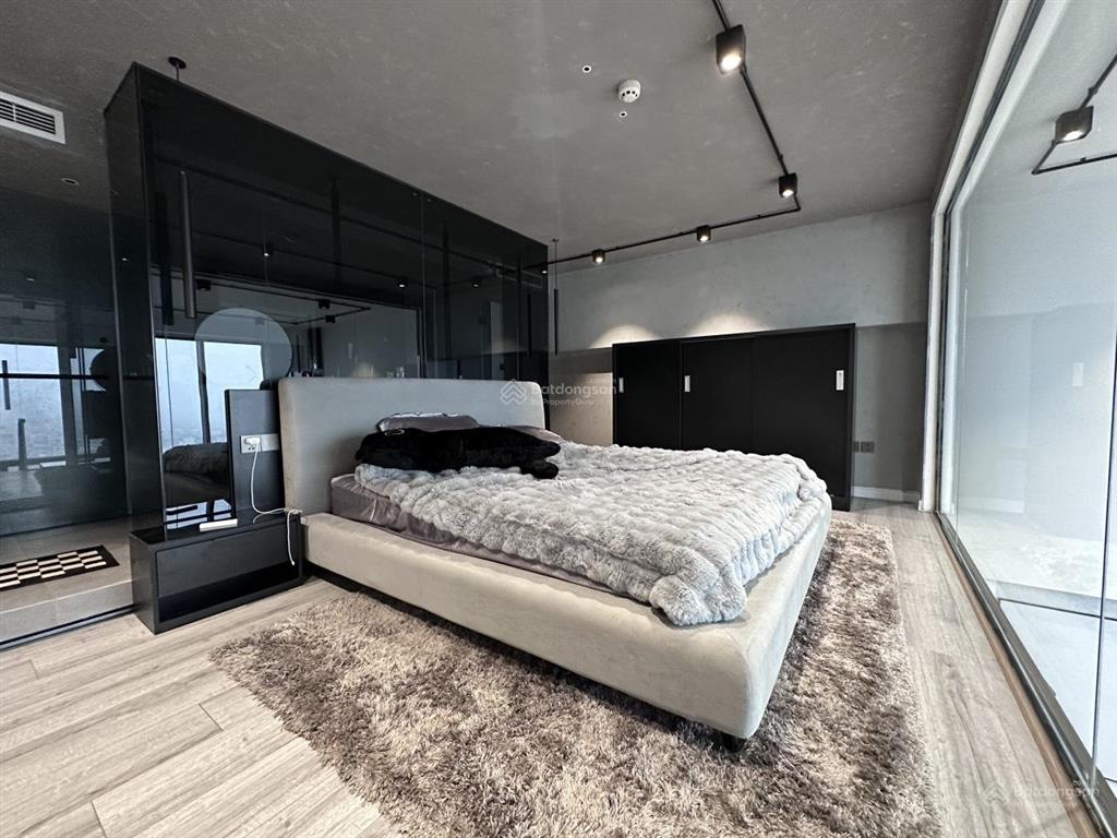 Cho thuê gấp căn hộ duplex 1pn tại chung cư pentstudio  699 lạc long quân ( 0349 511 ***)