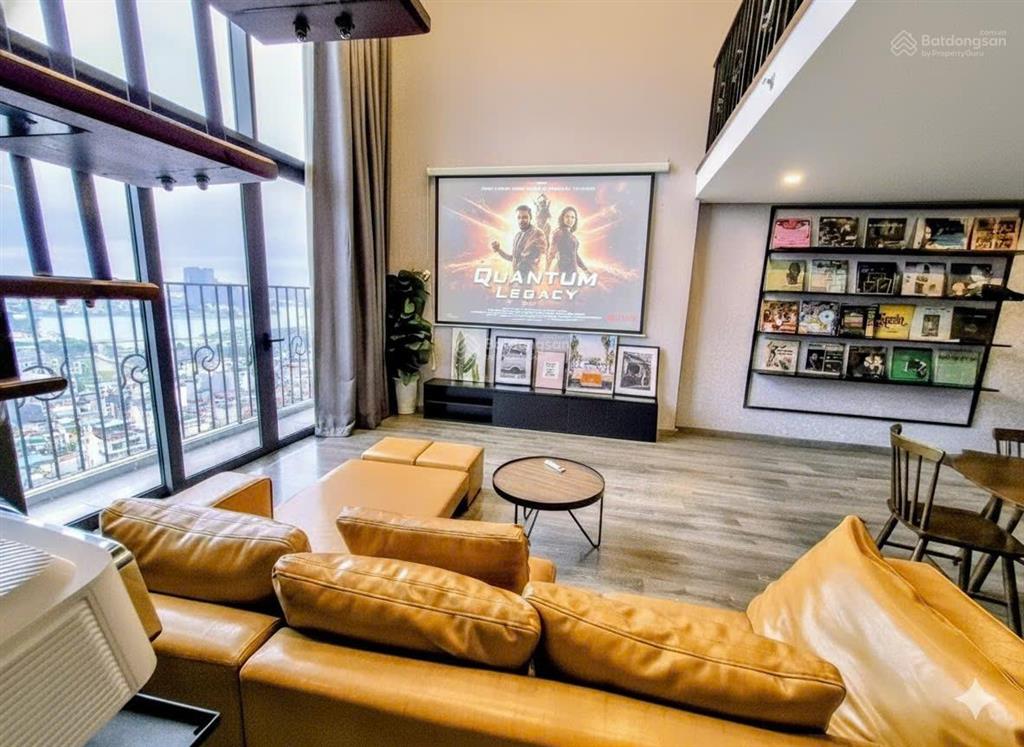 Cho thuê căn hộ duplex 1pn view cầu nhật tân dự án pentstudio  699 lạc long quân ( 0349 511 ***)