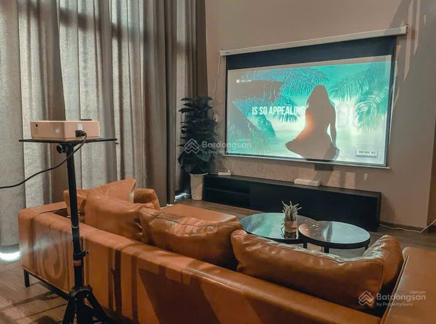Cho thuê căn hộ duplex 1pn view cầu nhật tân dự án pentstudio  699 lạc long quân ( 0349 511 ***)