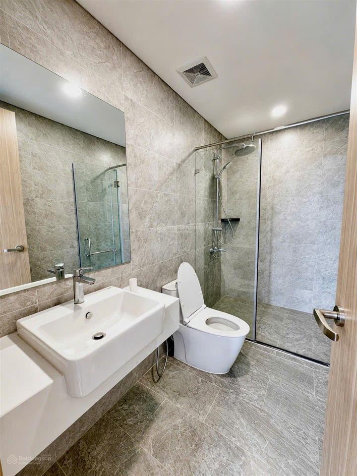Căn này không thuê thì tiếc quá ạ. căn góc rộng 75m2 tòa tc3 giá chỉ 9tr5
