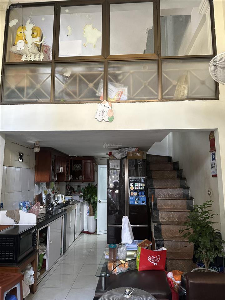 Cc cho thuê nhà 2t, 1 lửng 30m2 căn góc kd, cửa hàng tóc, gội đầu, cửa hàng thuốc, mặt ngõ 96 ô to