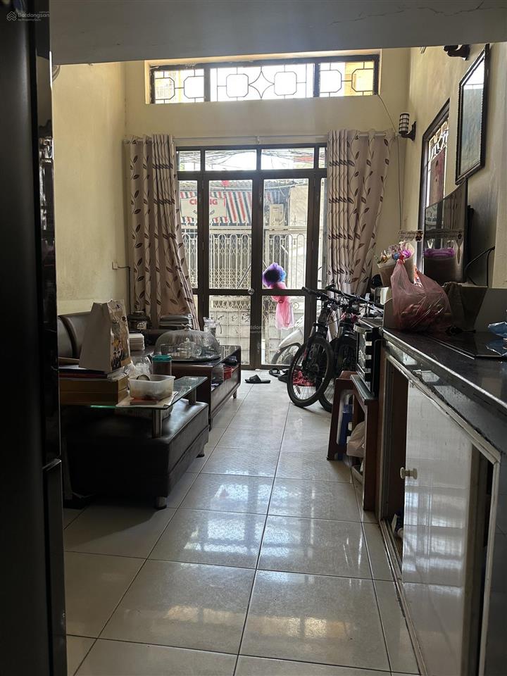 Cc cho thuê nhà 2t, 1 lửng 30m2 căn góc kd, cửa hàng tóc, gội đầu, cửa hàng thuốc, mặt ngõ 96 ô to