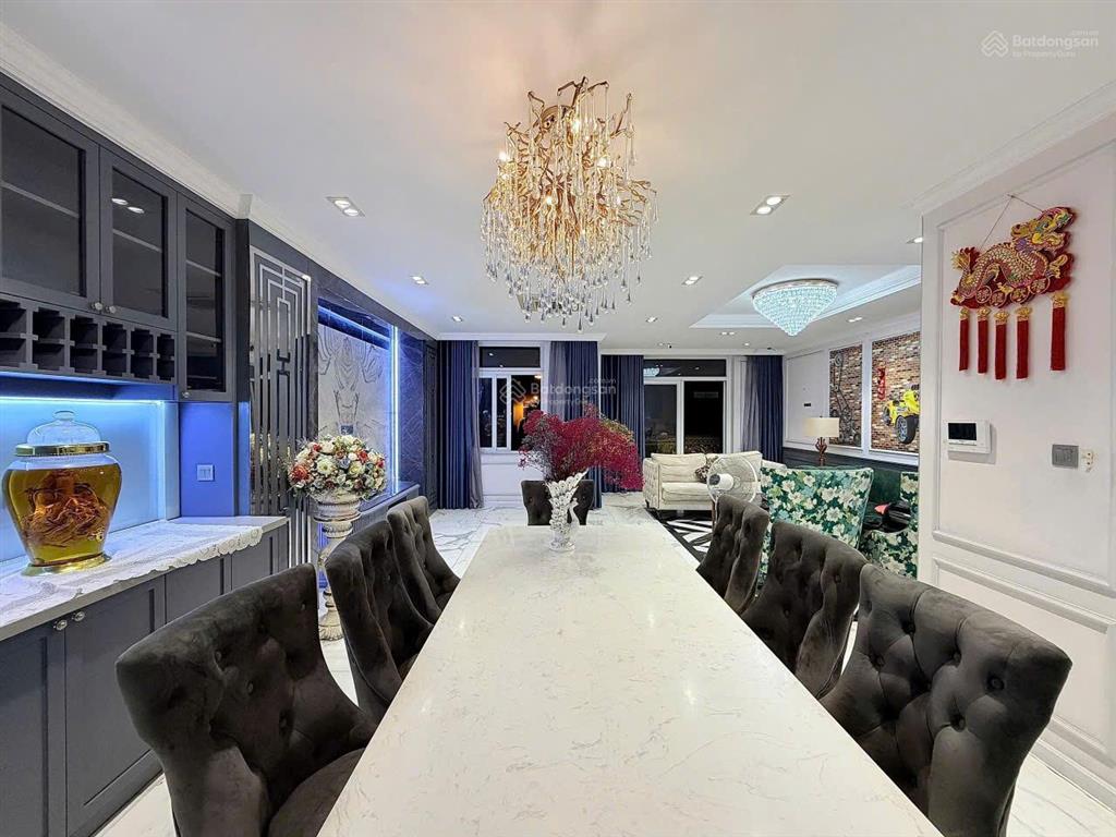 Bán gấp hxh tại hồ văn huê, 120m2, 6 tầng