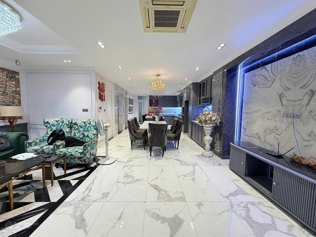 Bán gấp hxh tại hồ văn huê, 120m2, 6 tầng