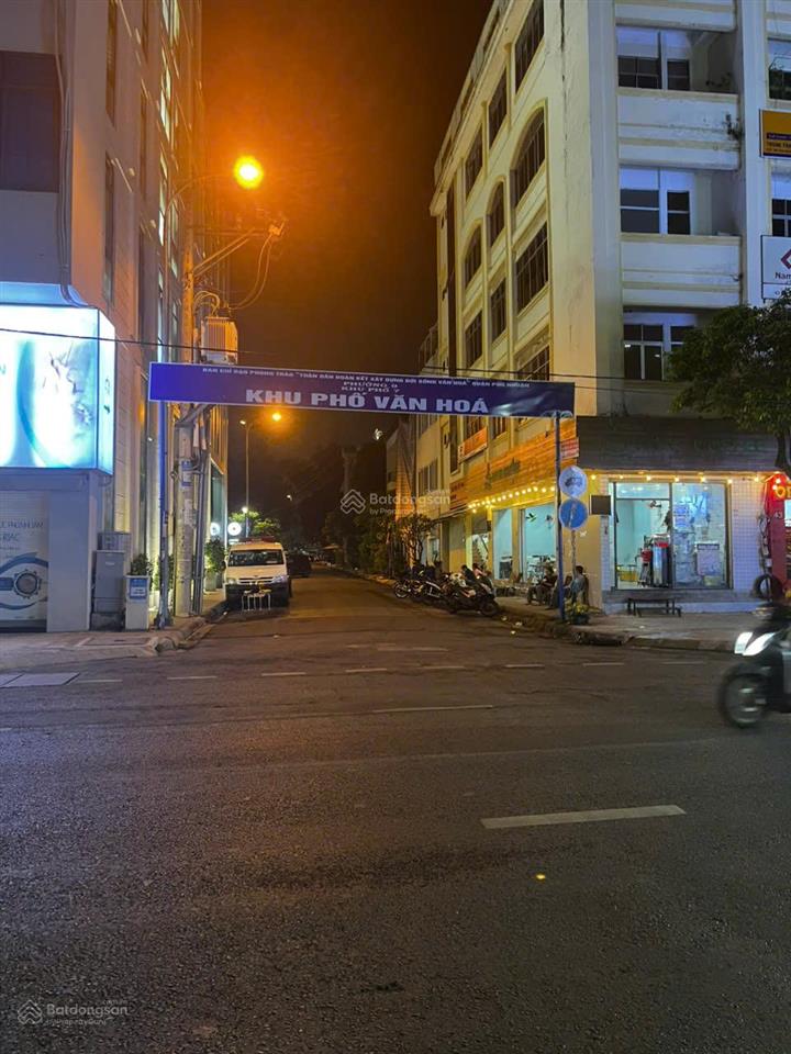 Bán gấp hxh tại hồ văn huê, 120m2, 6 tầng