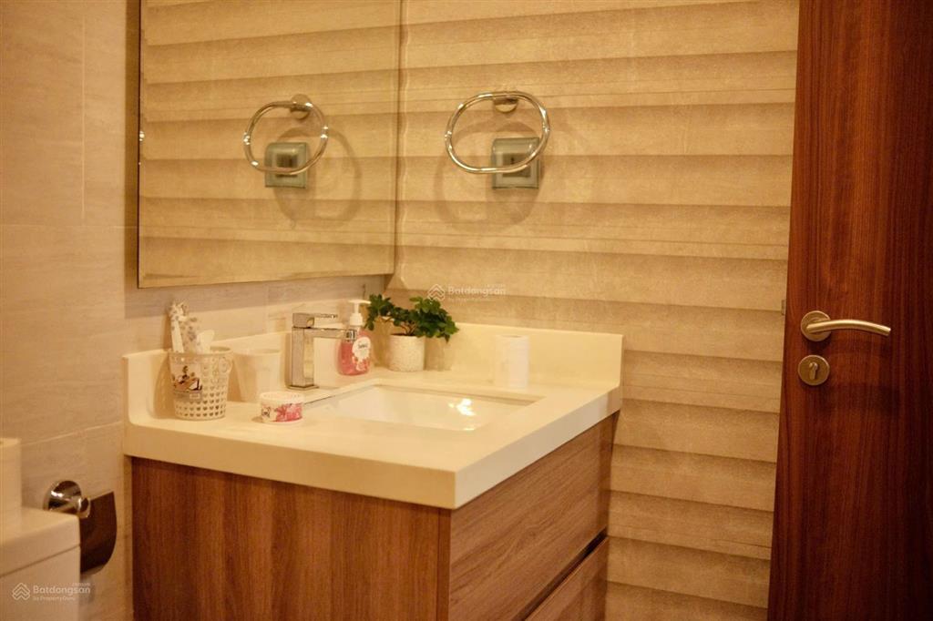 Cho thuê căn hộ 2pn midtown m7 phú mỹ hưng tặng ô đậu xe hầm chỉ 24 triệu