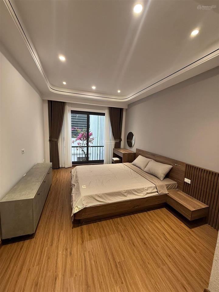 Bán gấpp  nhà đẹp dân xây 7 tầng thang máy  chủ tặng full nội thất sang xịn mịn  50m ra mặt phố