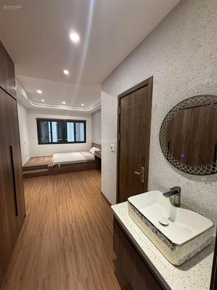 Bán gấpp  nhà đẹp dân xây 7 tầng thang máy  chủ tặng full nội thất sang xịn mịn  50m ra mặt phố