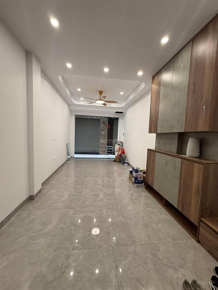 Bán gấpp  nhà đẹp dân xây 7 tầng thang máy  chủ tặng full nội thất sang xịn mịn  50m ra mặt phố