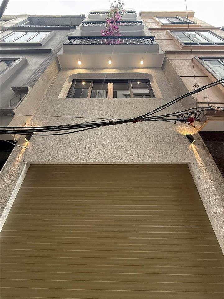 Bán gấpp  nhà đẹp dân xây 7 tầng thang máy  chủ tặng full nội thất sang xịn mịn  50m ra mặt phố