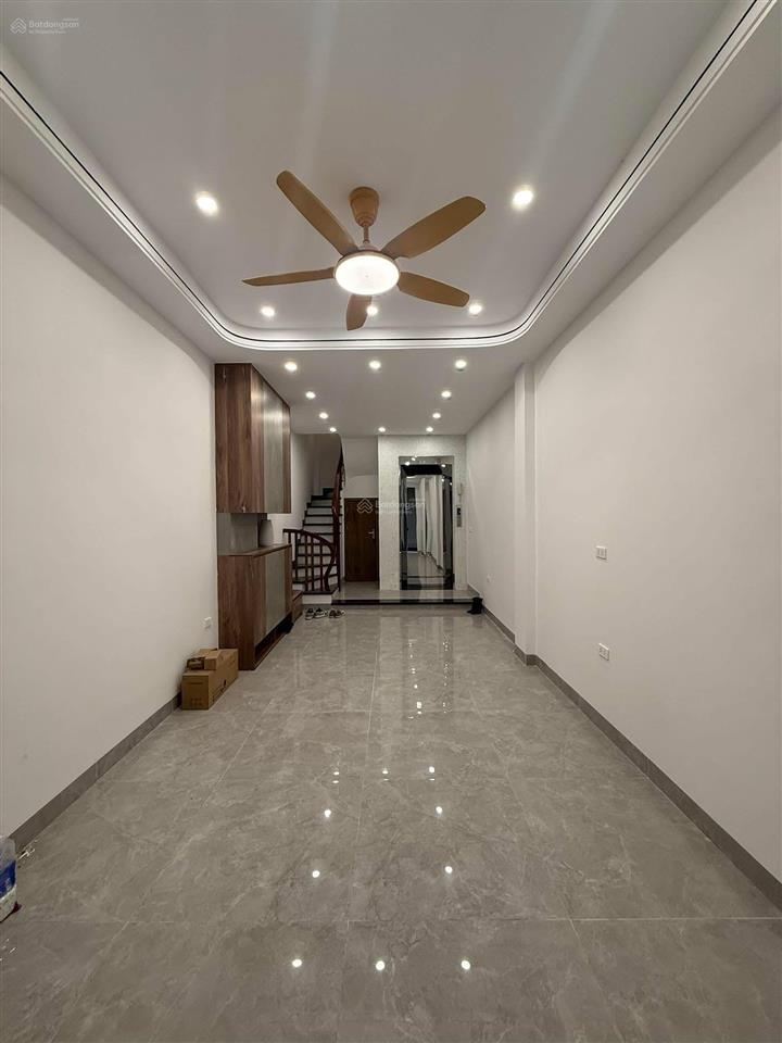 Bán gấpp  nhà đẹp dân xây 7 tầng thang máy  chủ tặng full nội thất sang xịn mịn  50m ra mặt phố