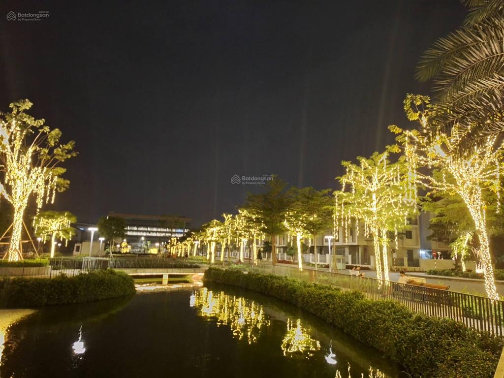Biệt thự song lập 180m²3 tầng. nhỉnh 12 tỷ. sẵn sổ giao dịch. kđt centa vsip từ sơn.  0865 706 ***