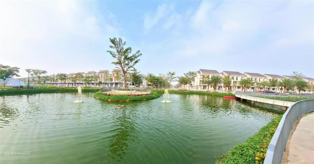 Biệt thự song lập 180m²3 tầng. nhỉnh 12 tỷ. sẵn sổ giao dịch. kđt centa vsip từ sơn.  0865 706 ***