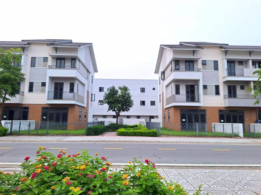 Shophouse góc sân vườn, 3 mặt thoáng tại kđt centa vsip từ sơn. giá 72,x tr/m². miễn lãi 24 tháng.