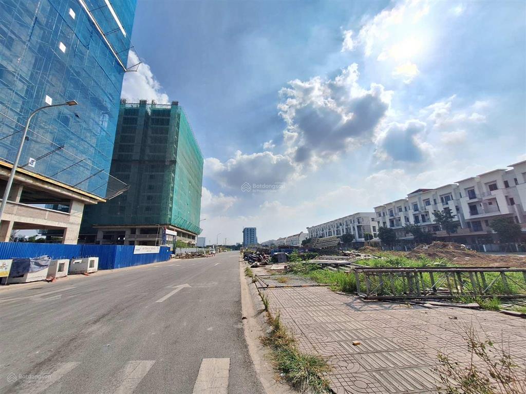 Nhà phố 4 tầng, dòng tiền 16tr/tháng. ngay chân 7 tòa chung cư tại kcn vsip bắc ninh. nhỉnh 6 tỷ.