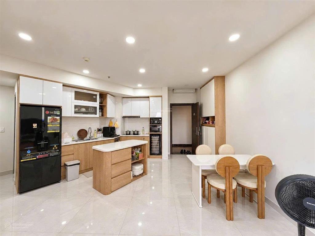 Cần bán căn 2pn. giá 7,3 tỷ sổ sẵn, dự án garden gate ngay công viên gia định.