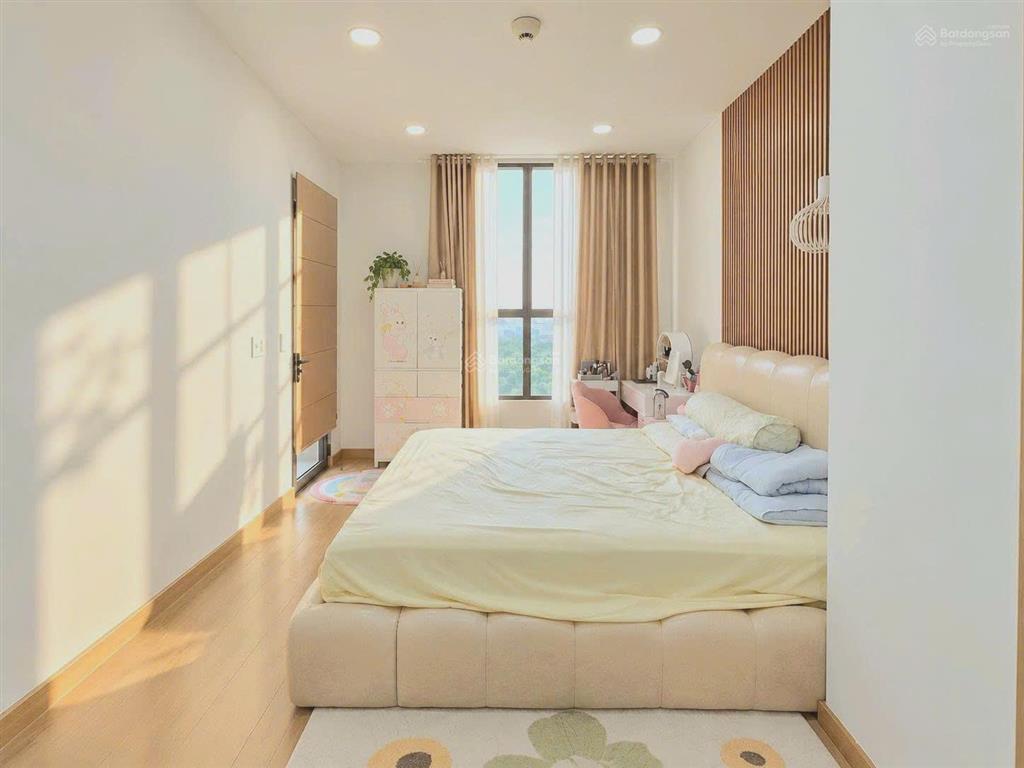 Cần bán căn 2pn. giá 7,3 tỷ sổ sẵn, dự án garden gate ngay công viên gia định.