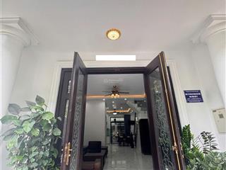 Cho thuê căn liền kề vin cầu rào 2, hoàn thiện full nội thất 5 pn, thang máy, chỉ xách vali về ở