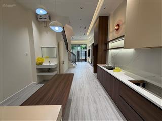 Nhà 3 tầng kiệt trần cao vân, 54m2, 3pn, 4wc, sân để xe rộng