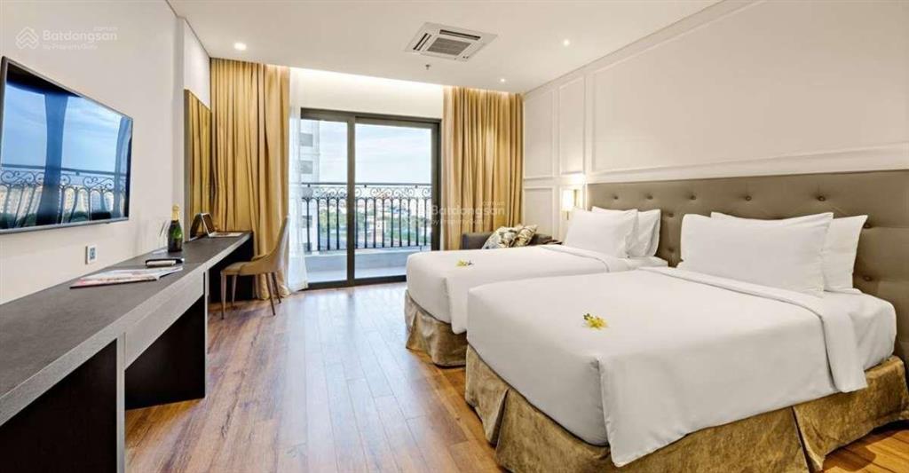 Căn hộ golden bay, dt 37m2, view vịnh đà nẵng, dòng tiền 20tr/tháng